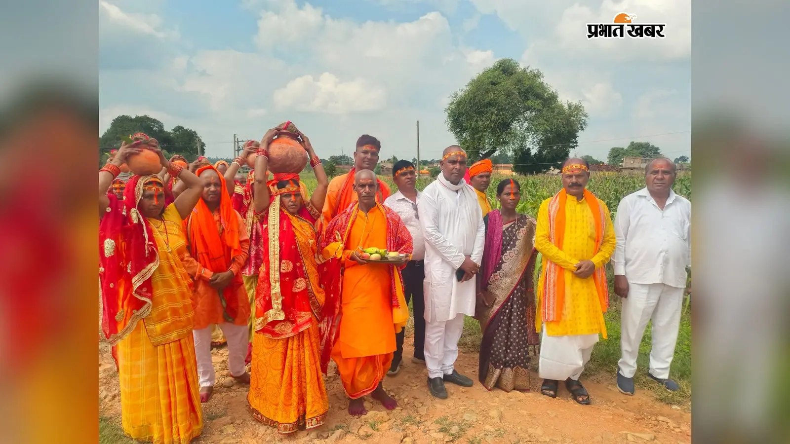 बारियातू में कलश स्थापना के साथ नवरात्र शुरू, गड़गोमा में निकली भव्य कलश यात्रा