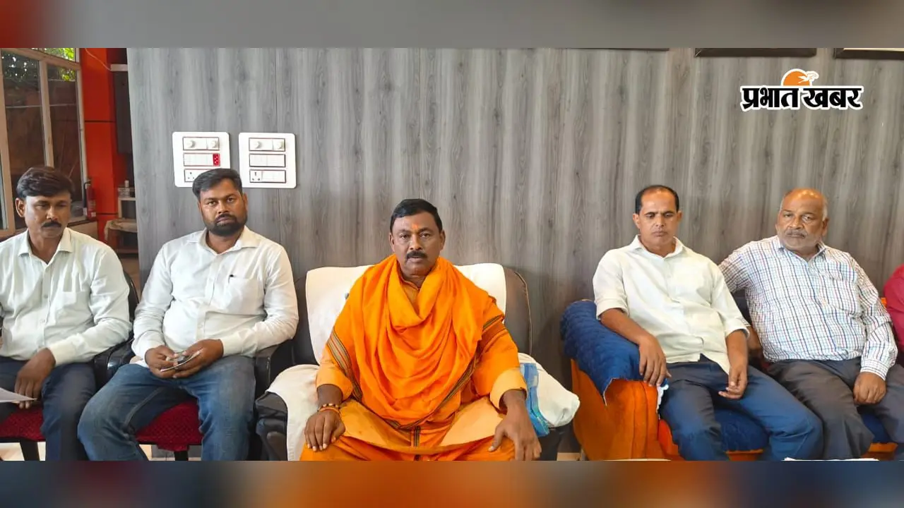 अमानत नदी में कथित अवैध बालू खनन पर विधायक सख्त, लाइसेंस रद्द करने की मांग