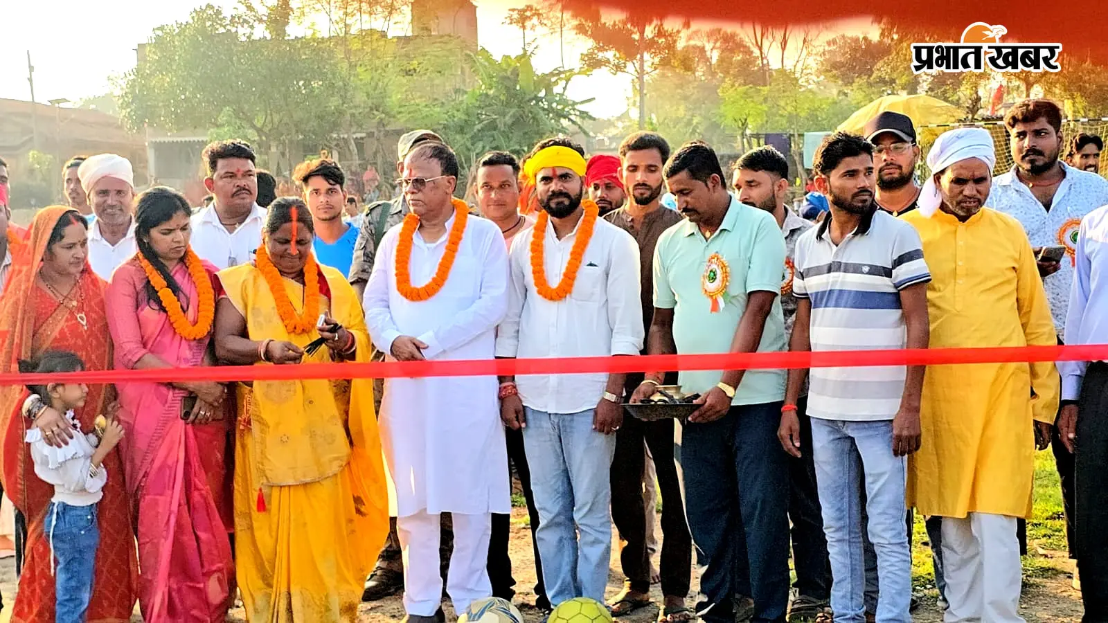 बुचई में फुटबॉल प्रतियोगिता शुरू, उद्घाटन मैच में नेवाड़ी ने लोकिया को हराया