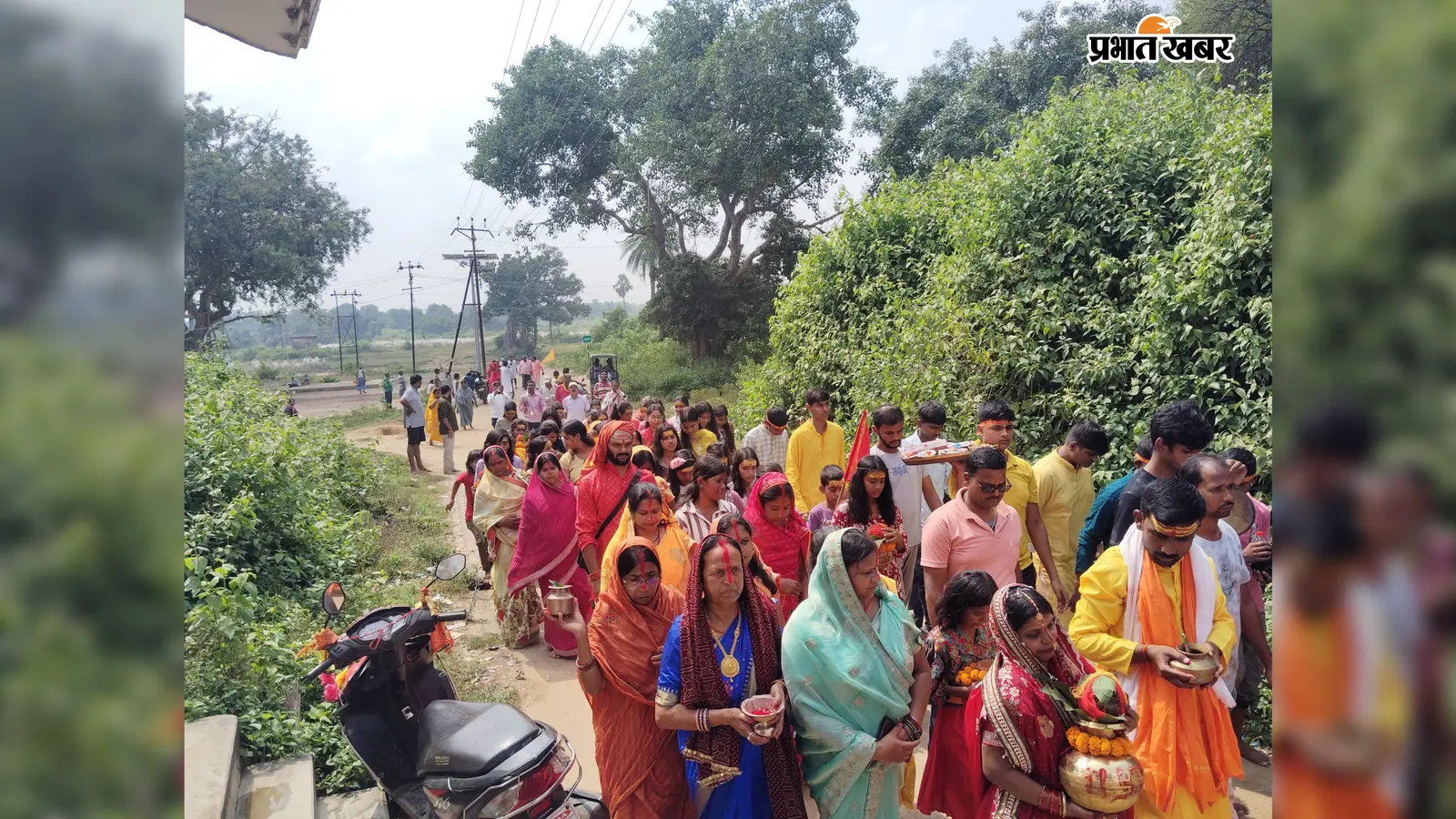 नोनीहाट में ढोल-नगाड़ों के साथ निकली कलश शोभायात्रा, जयकारों से गूंजा ठाकुरबाड़ी मंदिर