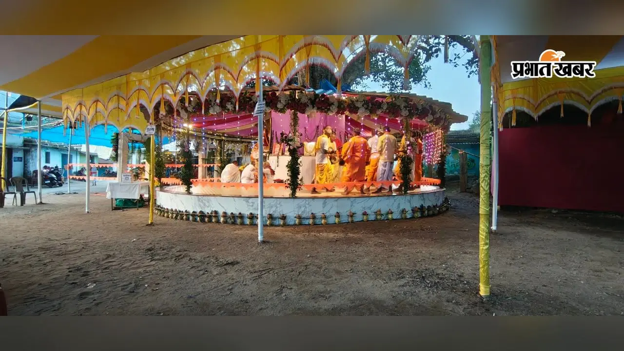कर्रा के जरियागढ़ में 72 घंटे का अखंड हरिकीर्तन शुरू, ओडिशा से पहुंचीं कीर्तन मंडलियां