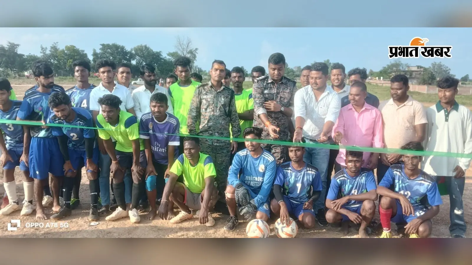 लातेहार के राजहार में फुटबॉल टूर्नामेंट शुरू, पहले ही मुकाबले में लोटो ने मारी बाजी