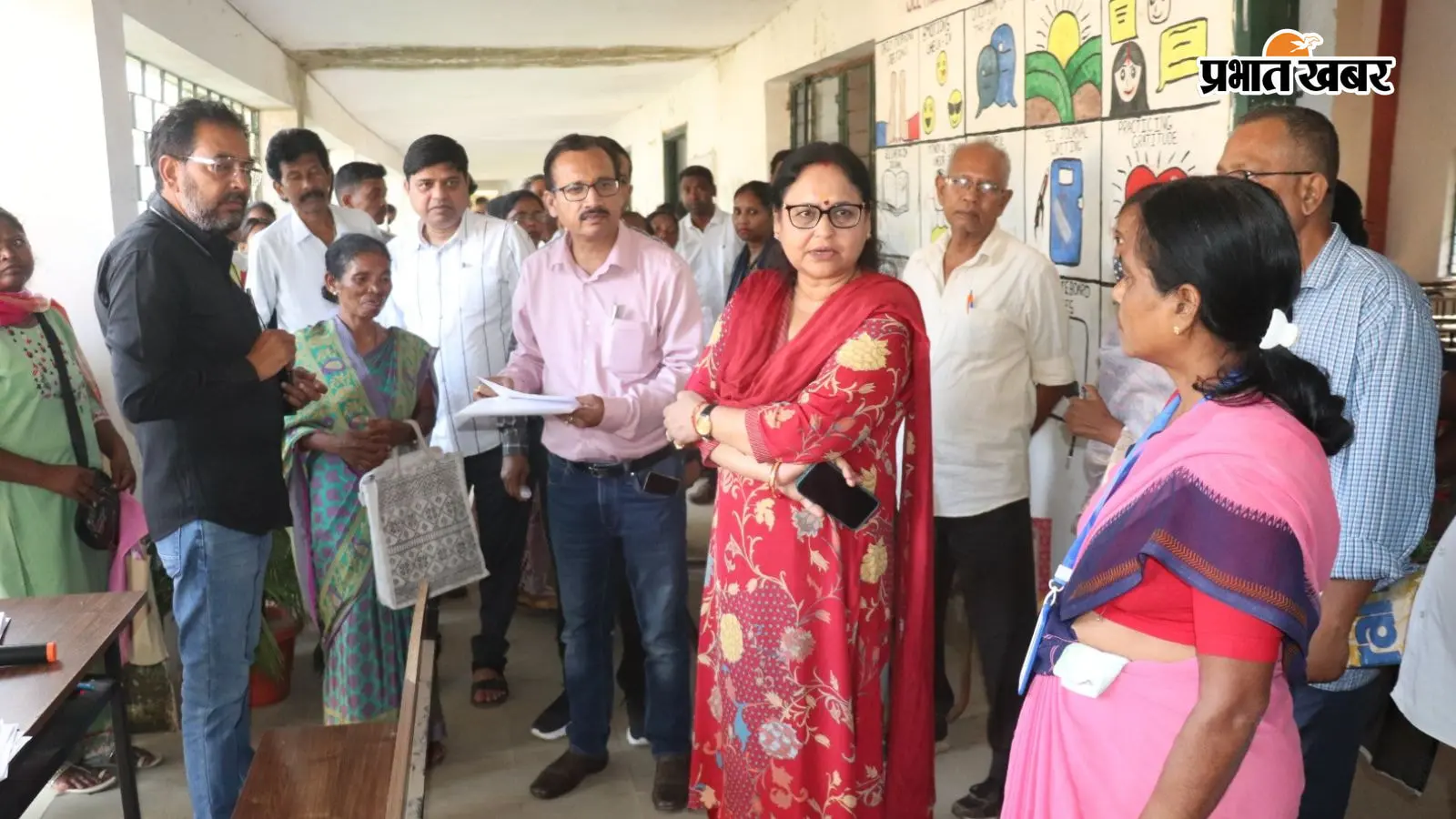 सिमडेगा में SIR 2026 को लेकर डीसी ने मतदान केंद्रों का किया निरीक्षण