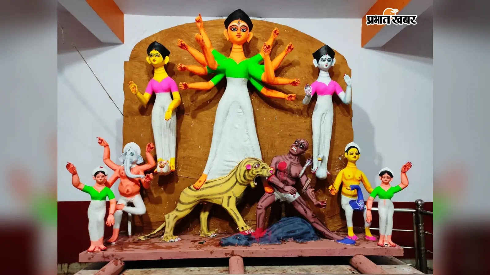 चतरा: 88 साल पुराना है मयूरहंड दुर्गा पूजा का इतिहास, 2069 तक मुकुट चढ़ाने के लिए लग चुका है नंबर