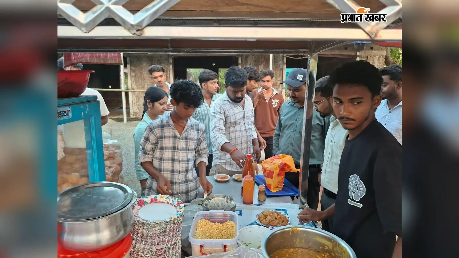 मिठाई-पानीपुरी की दुकानों पर खाद्य विभाग की दबिश, इंडस्ट्रियल कलर इस्तेमाल करने पर चेतावनी