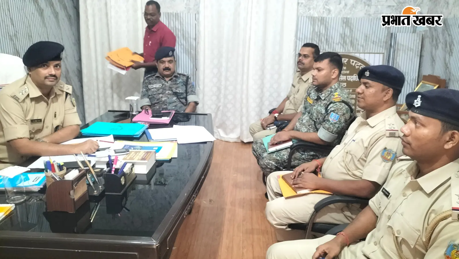 दुर्गापूजा में लापरवाही बर्दाश्त नहीं, सारठ एसडीपीओ ने थाना प्रभारियों को दिए सख्त निर्देश