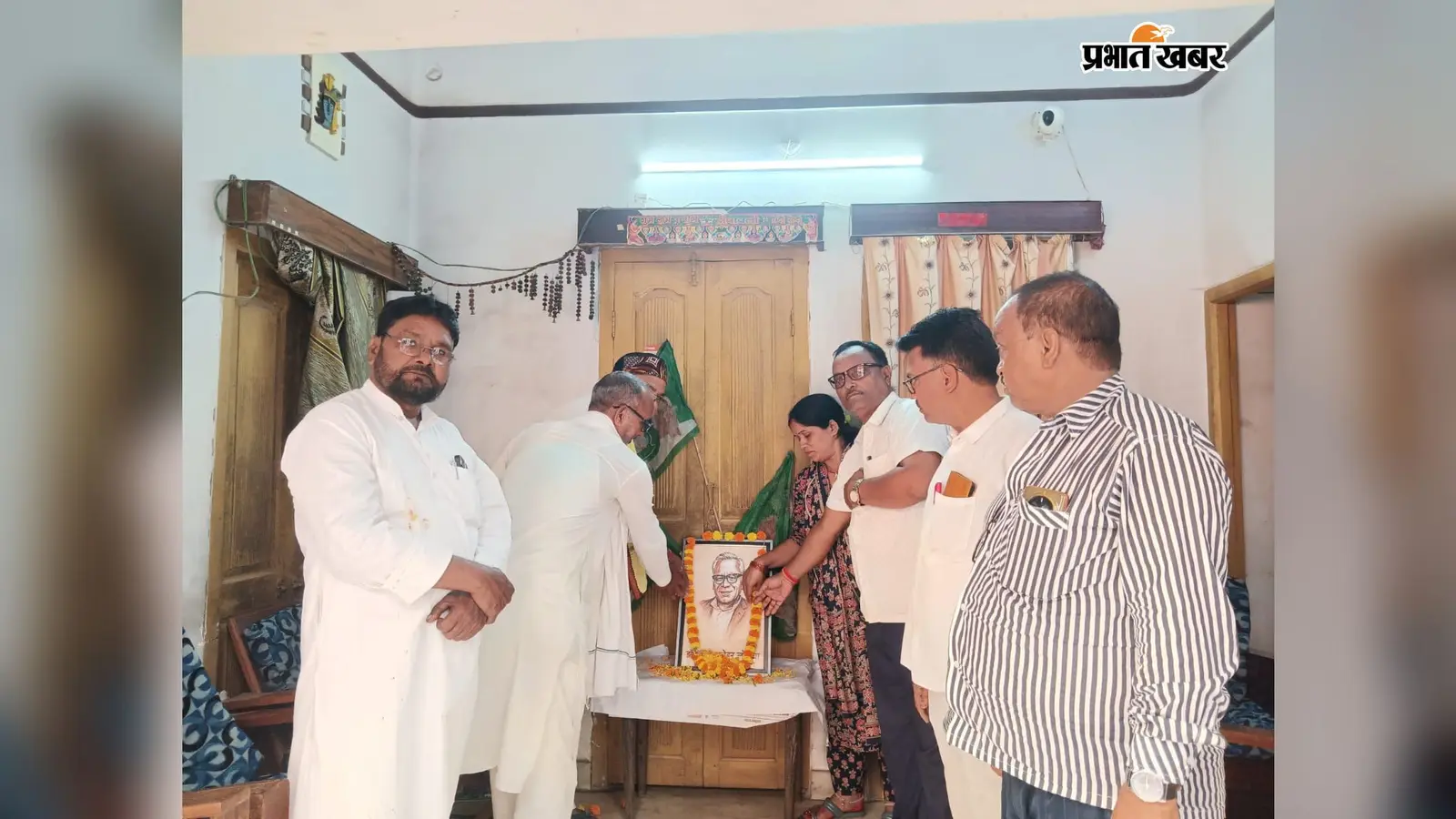 देवघर में राजद ने मनायी डॉ राममनोहर लोहिया की पुण्यतिथि, सामाजिक न्याय के योगदान को किया याद