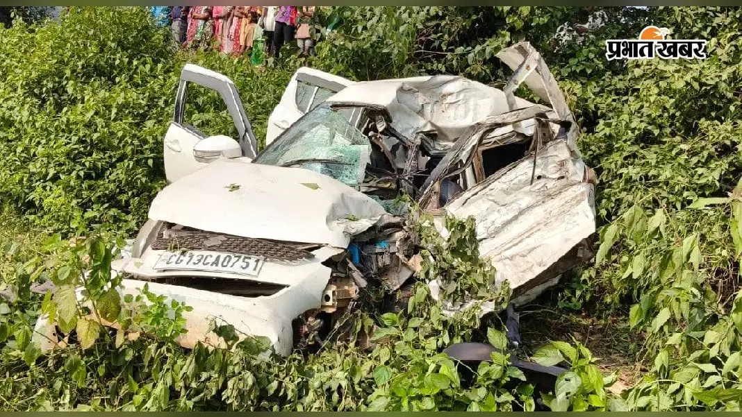 पश्चिमी सिंहभूम में भीषण सड़क हादसा, ट्रेलर से टकरायी कार, एक ही परिवार के तीन लोगों की मौत