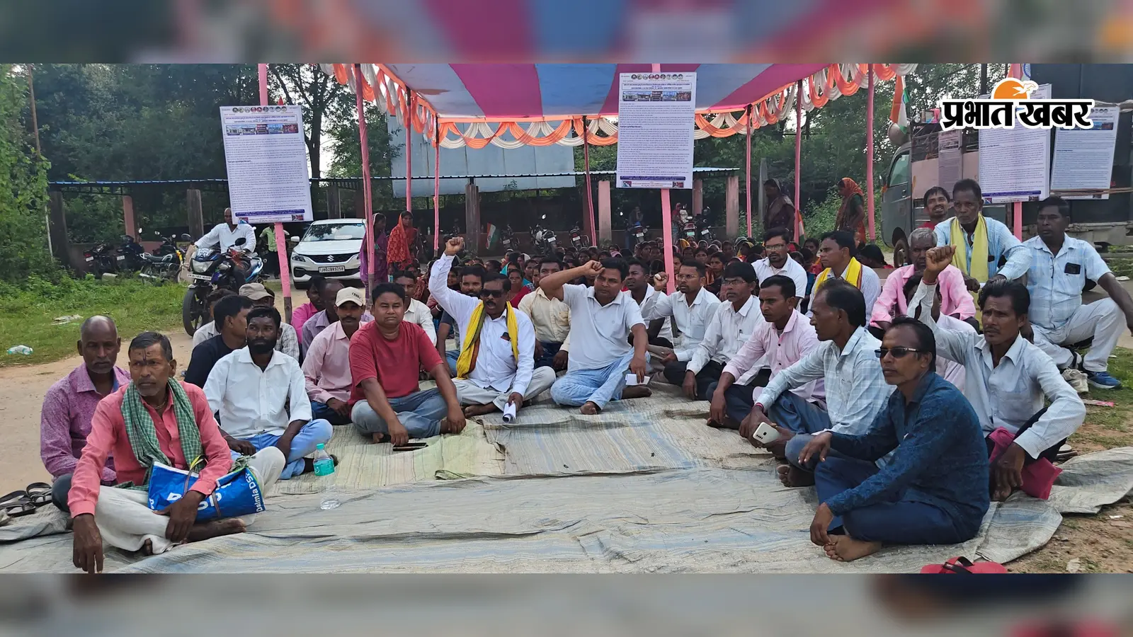 गठन के 16 साल बाद भी कुकड़ू में बुनियादी सुविधाओं का टोटा, ब्लॉक ऑफिस पर आंदोलनकारियों का प्रदर्शन