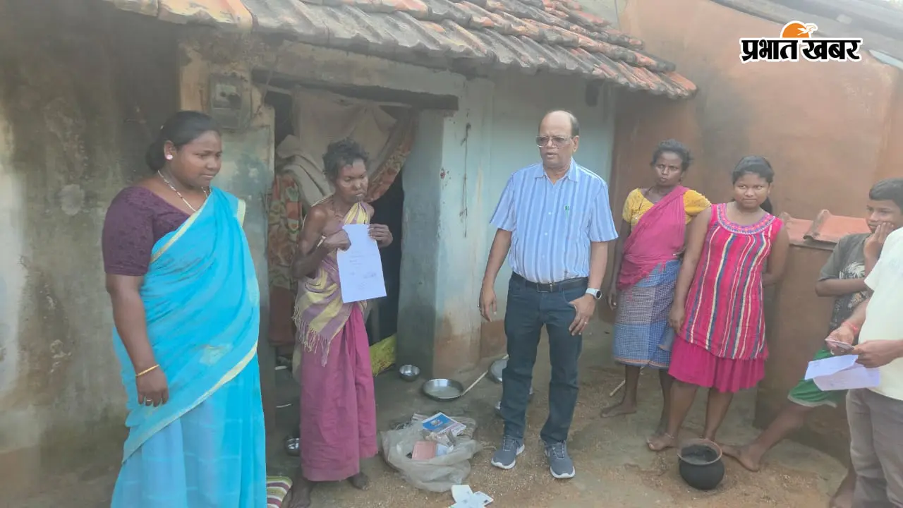 रानीश्वर में 100 से अधिक मतदाताओं के नोटिस पर हुई सुनवाई : दिव्यांग व बुजुर्ग मतदाता के घर पहुंचे बीडीओ