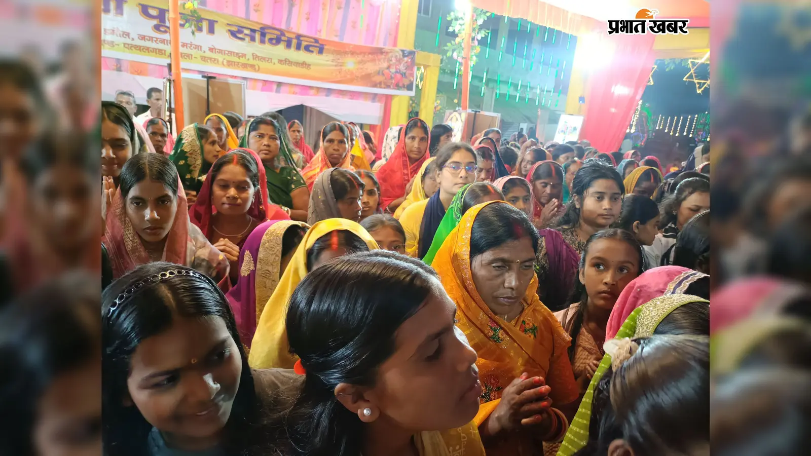 चतरा: नवरात्र में संध्या महाआरती में उमड़ रही है भीड़