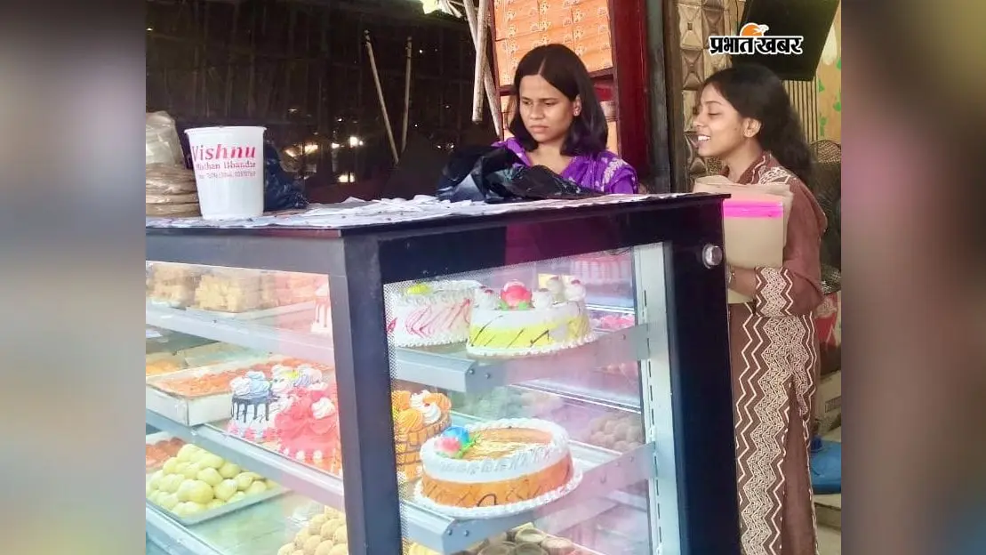 बसंतराय - त्योहार से पहले मिठाई दुकानों पर खाद्य विभाग की छापेमारी, खोवा-पनीर और मिल्क केक के नमूने लिये