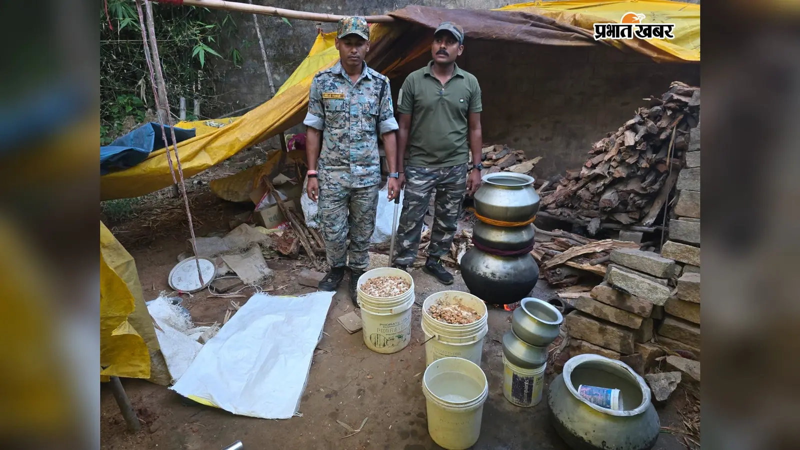 खूंटी में उत्पाद विभाग की छापेमारी, 150 लीटर चुलाई शराब बरामद