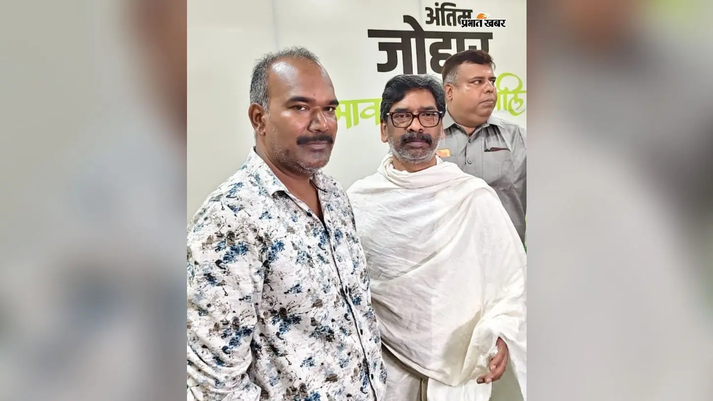 किसान मोर्चा के धर्मेंद्र दांगी
मुख्यमंत्री से मिल कर जतायी संवेदना