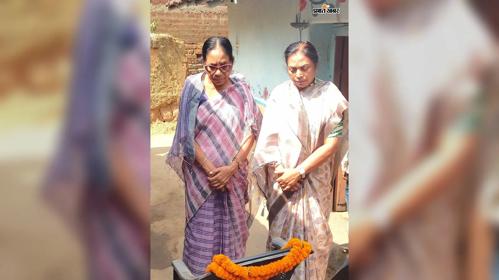 Watch Video : काठीकुंड हत्याकांड पर सियासी घमासान तेज, पीड़ित परिवार से मिलीं लुईस मरांडी और जोयेस बेसरा