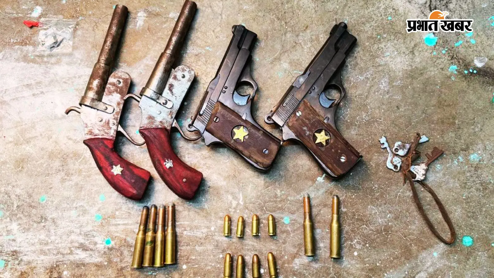 कोलकाता में अवैध हथियार बनाने वाली फैक्ट्री का भंडाफोड़, पिस्तौल-कारतूस बरामद, मालिक फरार
