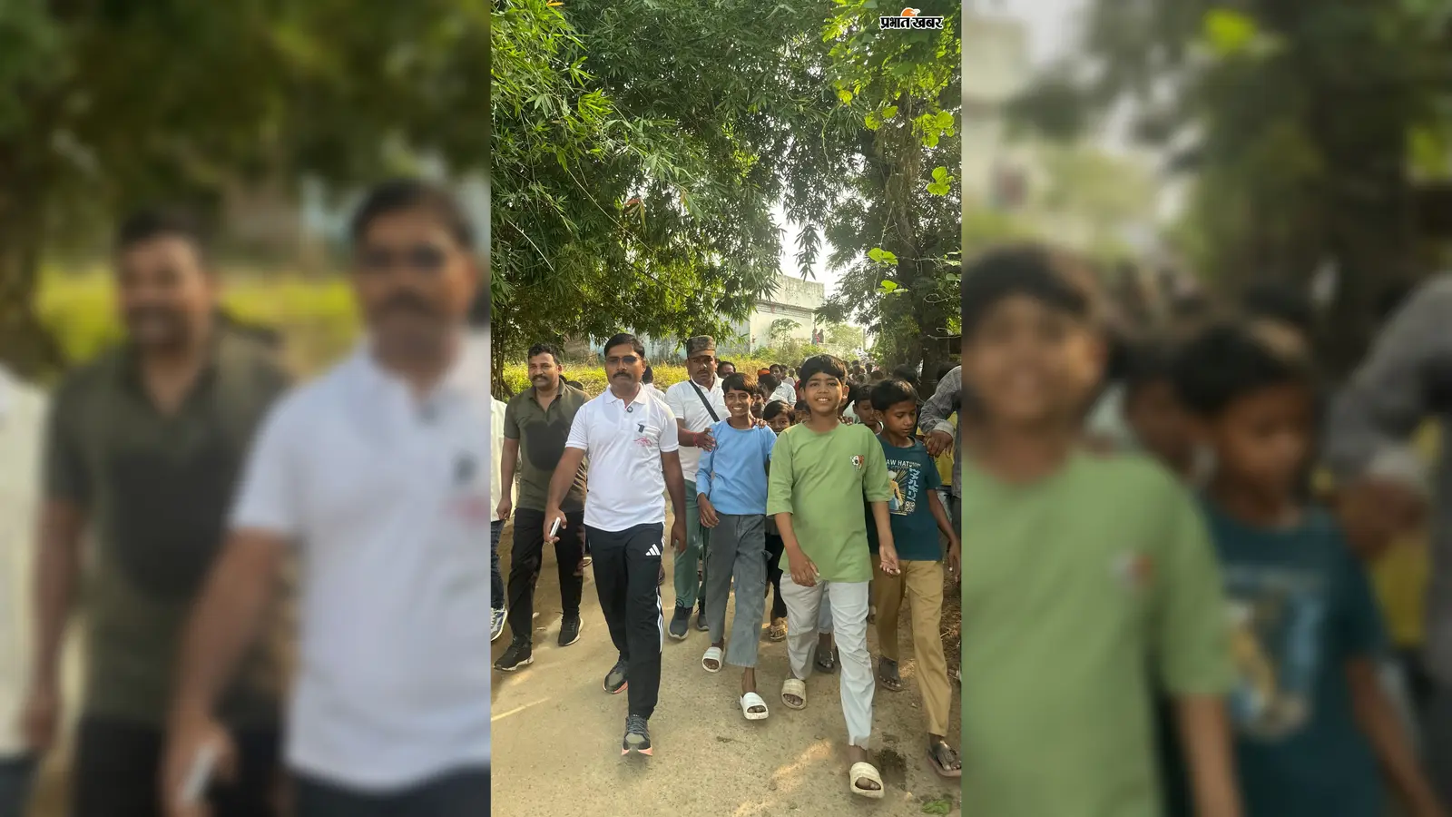 मझिआंव: 15 किमी पैदल चलकर गांव पहुंचे बीडीओ, ग्रामीणों की सुनीं समस्याएं