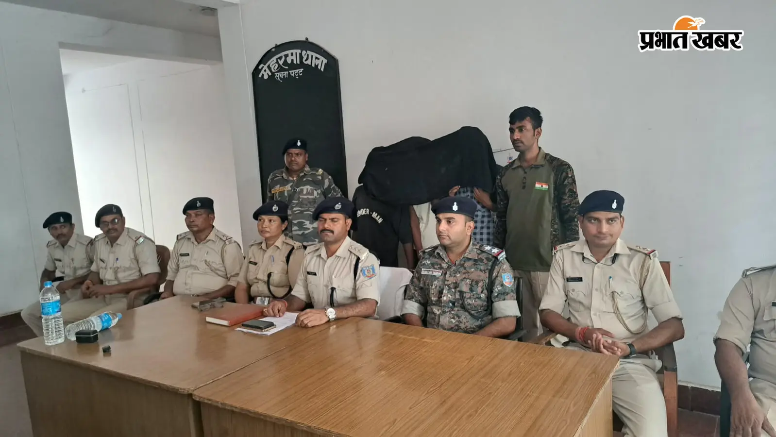 स्कूल में चोरी का 24 घंटे में खुलासा, आठ पंखे और सीसीटीवी कैमरा बरामद; तीन आरोपी गिरफ्तार