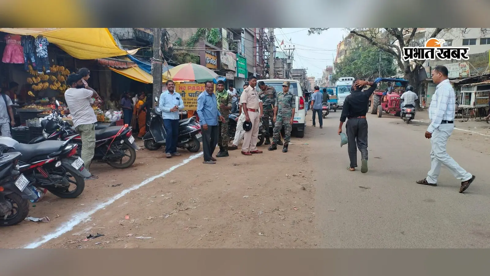 खूंटी में जाम से राहत दिलाने सड़क पर उतरा प्रशासन, ऑटो और दुकानों पर हुई कार्रवाई