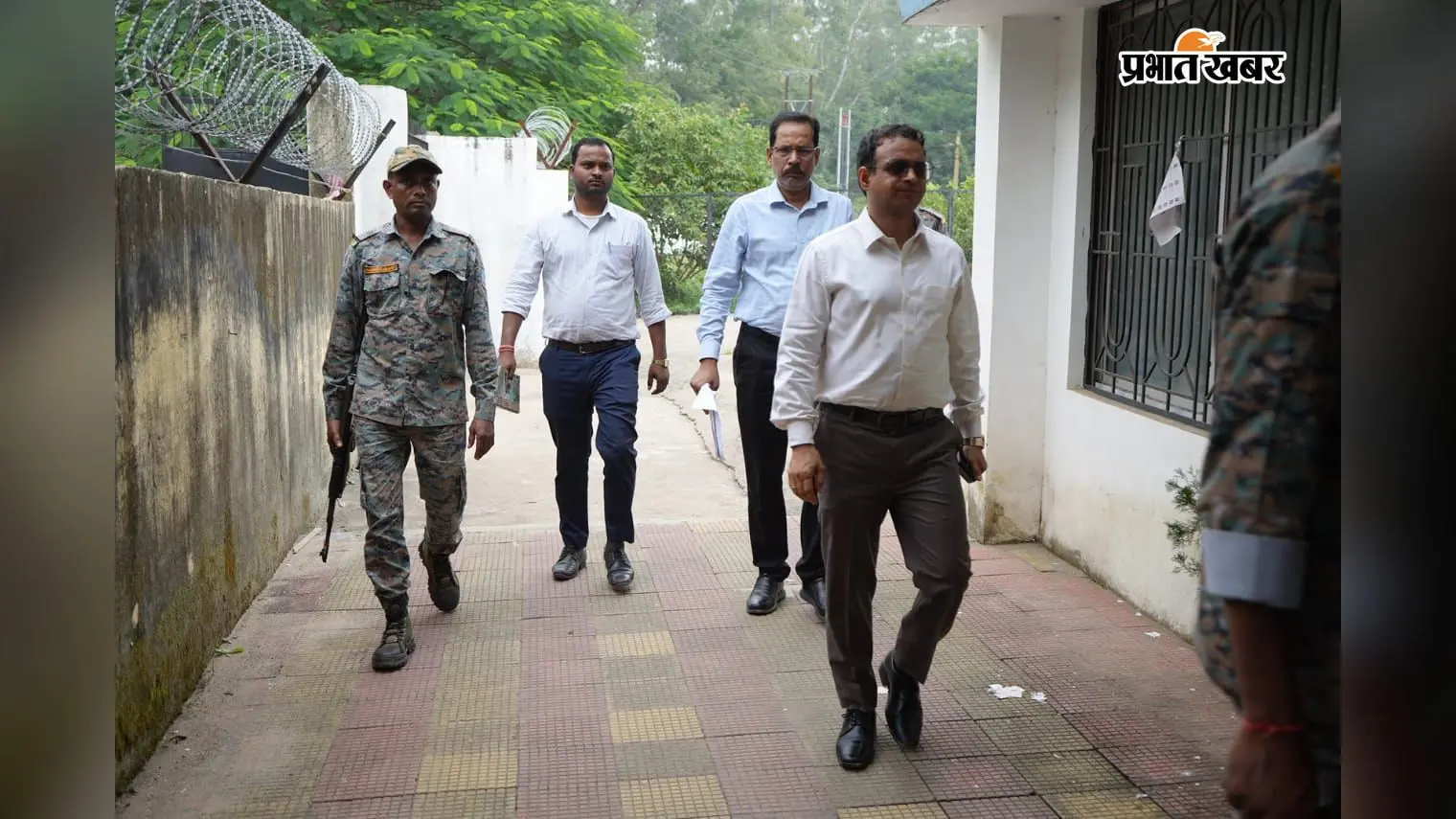 हजारीबाग में मत्स्य पालन योजनाओं की जानकारी लेने जिला मत्स्य कार्यालय पहुंचे डीसी हेमंत सती