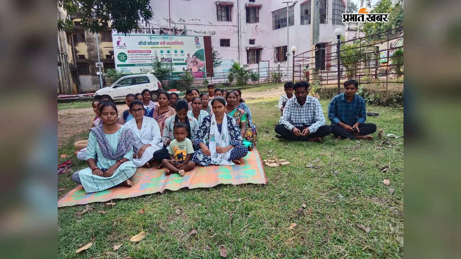10 महीने का वेतन बकाया, फिर भी निभाते रहे ड्यूटी, अब गोपीकांदर CHC कर्मियों ने उठाया बड़ा कदम