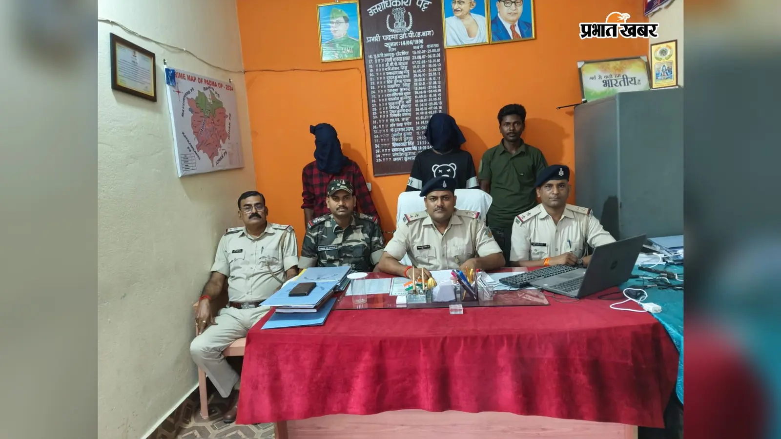 पदमा में मोटर पंप चोरी करने वाले गिरोह का खुलासा, दो युवक गिरफ्तार; तीन मोटर और टेंपो जब्त