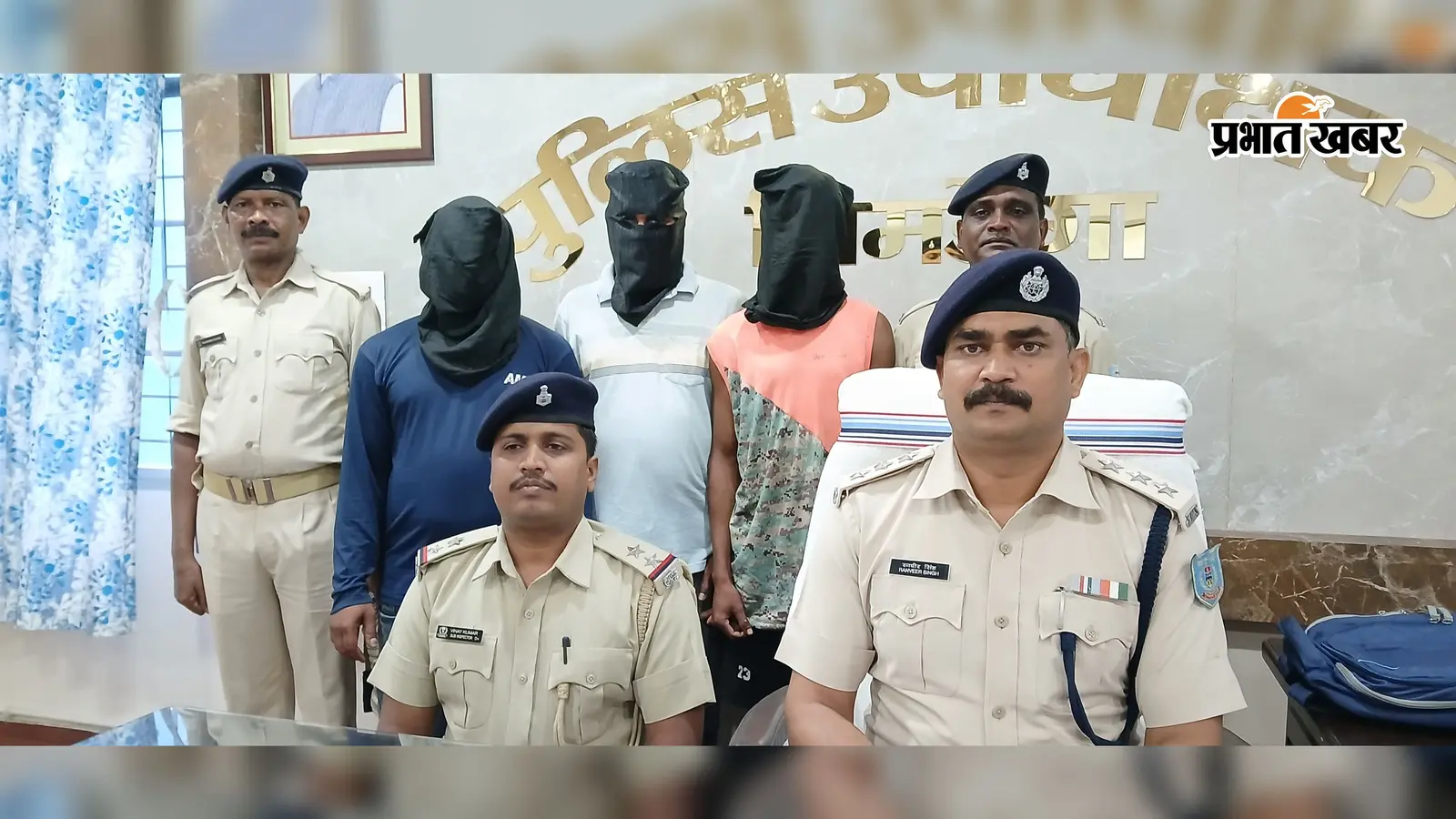 सिमडेगा में अवैध बालू परिवहन पर पुलिस की कार्रवाई, दो ट्रैक्टर जब्त; तीन गिरफ्तार