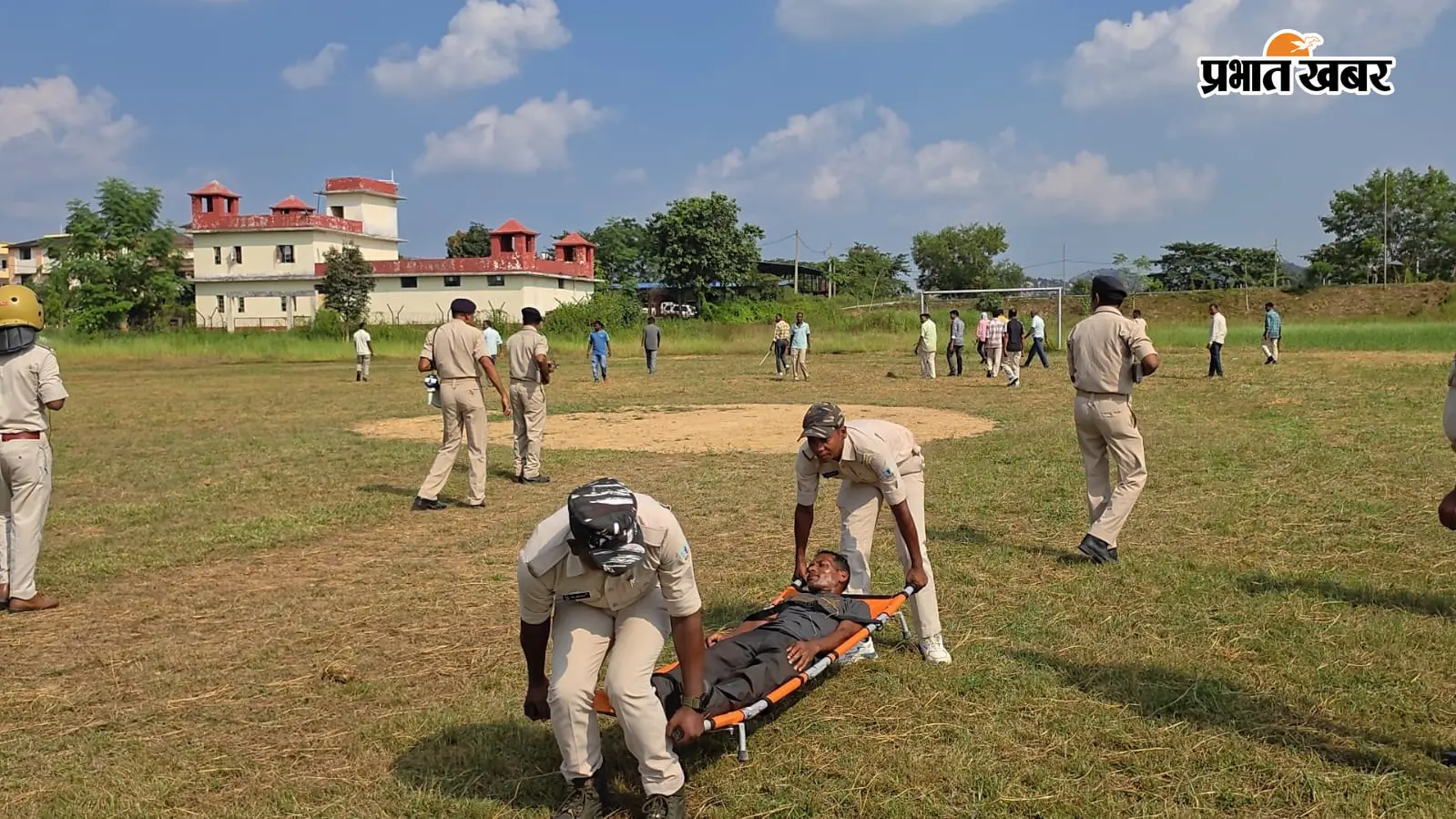 दुर्गापूजा से पहले अलर्ट हुई सिमडेगा पुलिस, मॉक ड्रिल से परखी भीड़ और ट्रैफिक संभालने की तैयारी