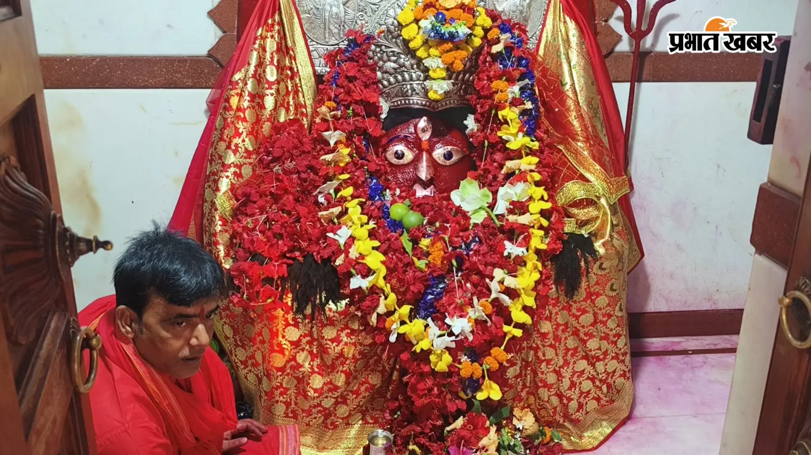 मां नलाटेश्वरी मंदिर में खुला पट, महासप्तमी पर उमड़ा श्रद्धालुओं का सैलाब