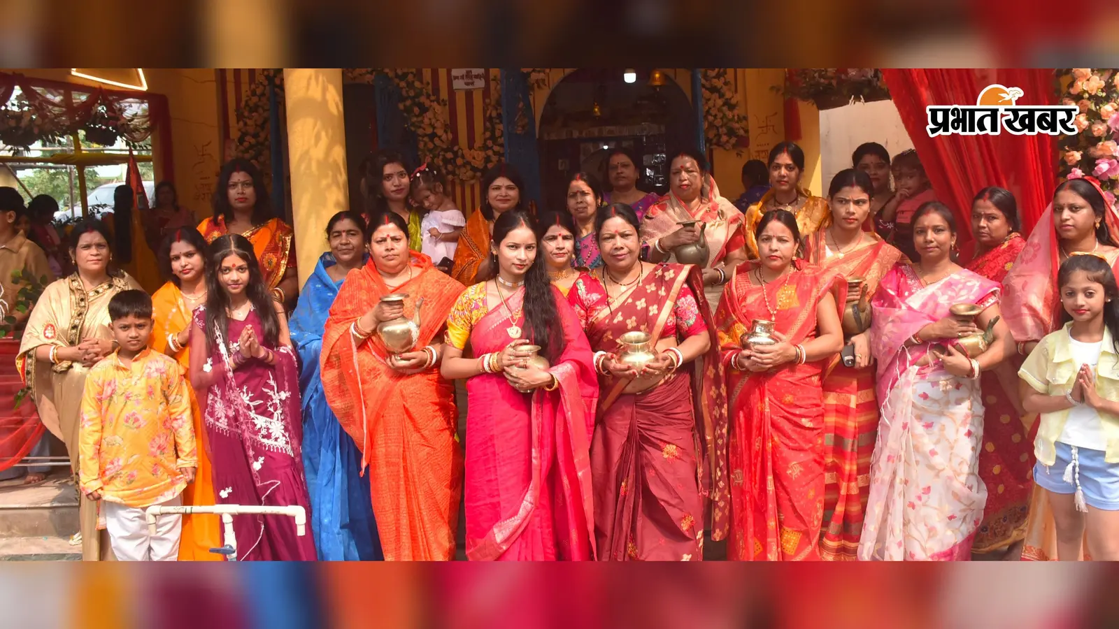 चास पुराना बाजार में शंखध्वनि और आरती के साथ मां दुर्गा का स्वागत, नवपत्रिका आगमन से शुरू हुई पूजा