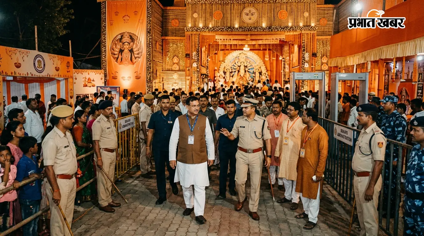 दुर्गापूजा में सुरक्षा को लेकर बोकारो प्रशासन अलर्ट, डीसी अजय नाथ झा और एसपी ने पंडालों का किया निरीक्षण