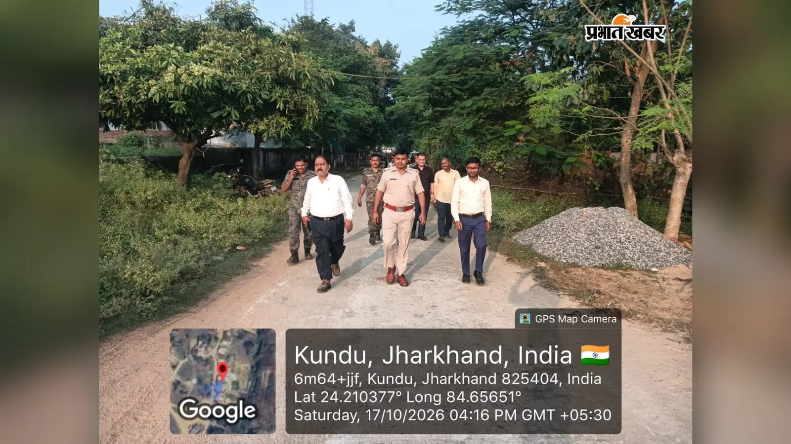 कुंदा में दुर्गापूजा को लेकर पुलिस ने निकाला फ्लैग मार्च, सुरक्षा व्यवस्था का लिया जायजा
