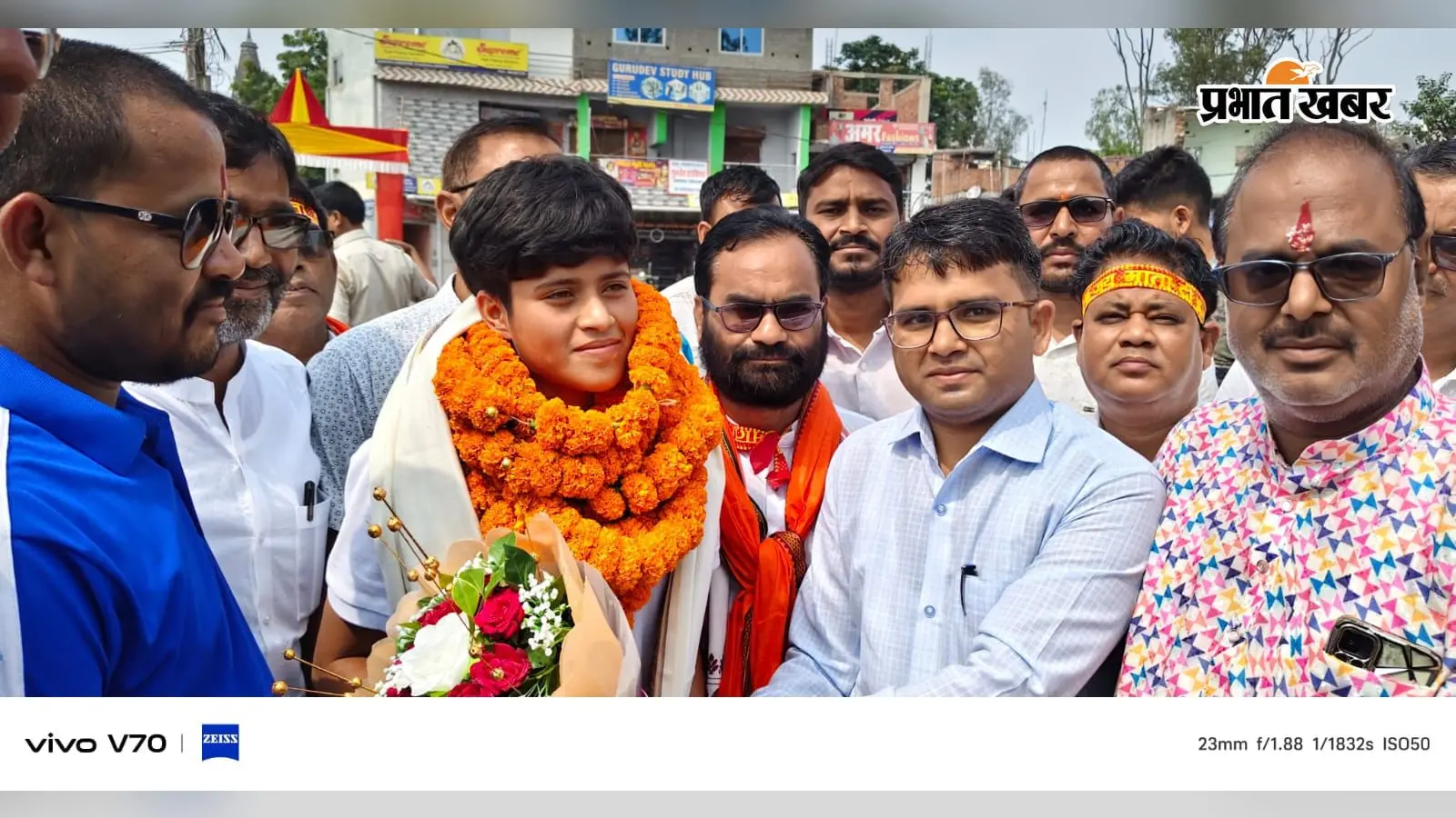Jharkhand Women Football: मलेशिया में भारत के लिए खेलीं दीपिका, गांव लौटीं तो हुआ भव्य स्वागत