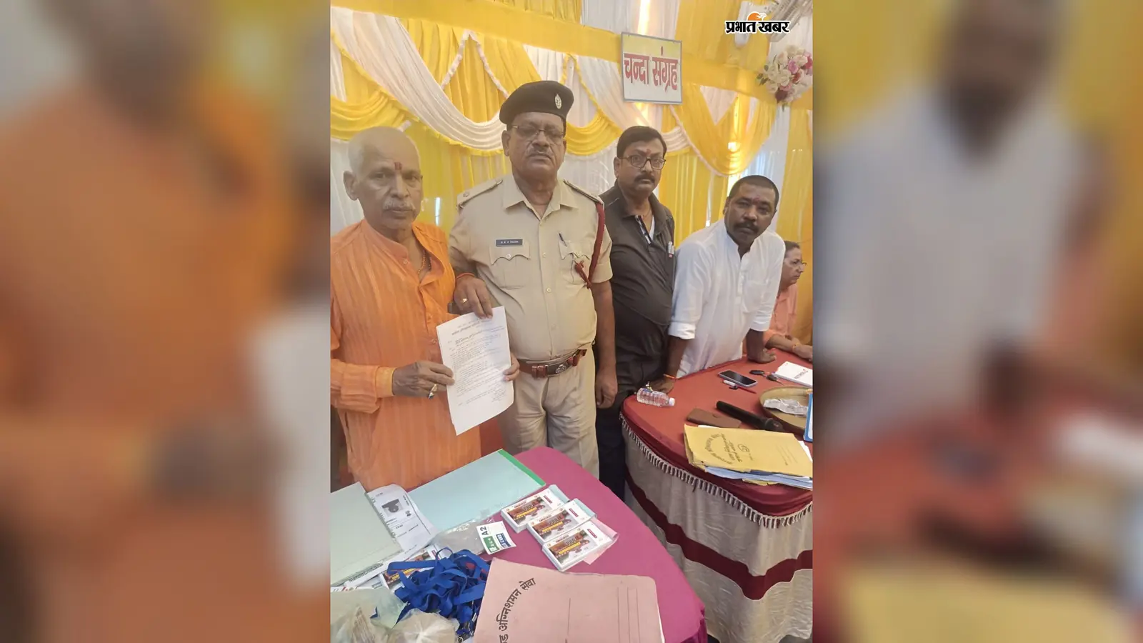 दुर्गा पूजा पंडालों में आग से बचाव की तैयारी, फायर ऑफिसर ने किया निरीक्षण