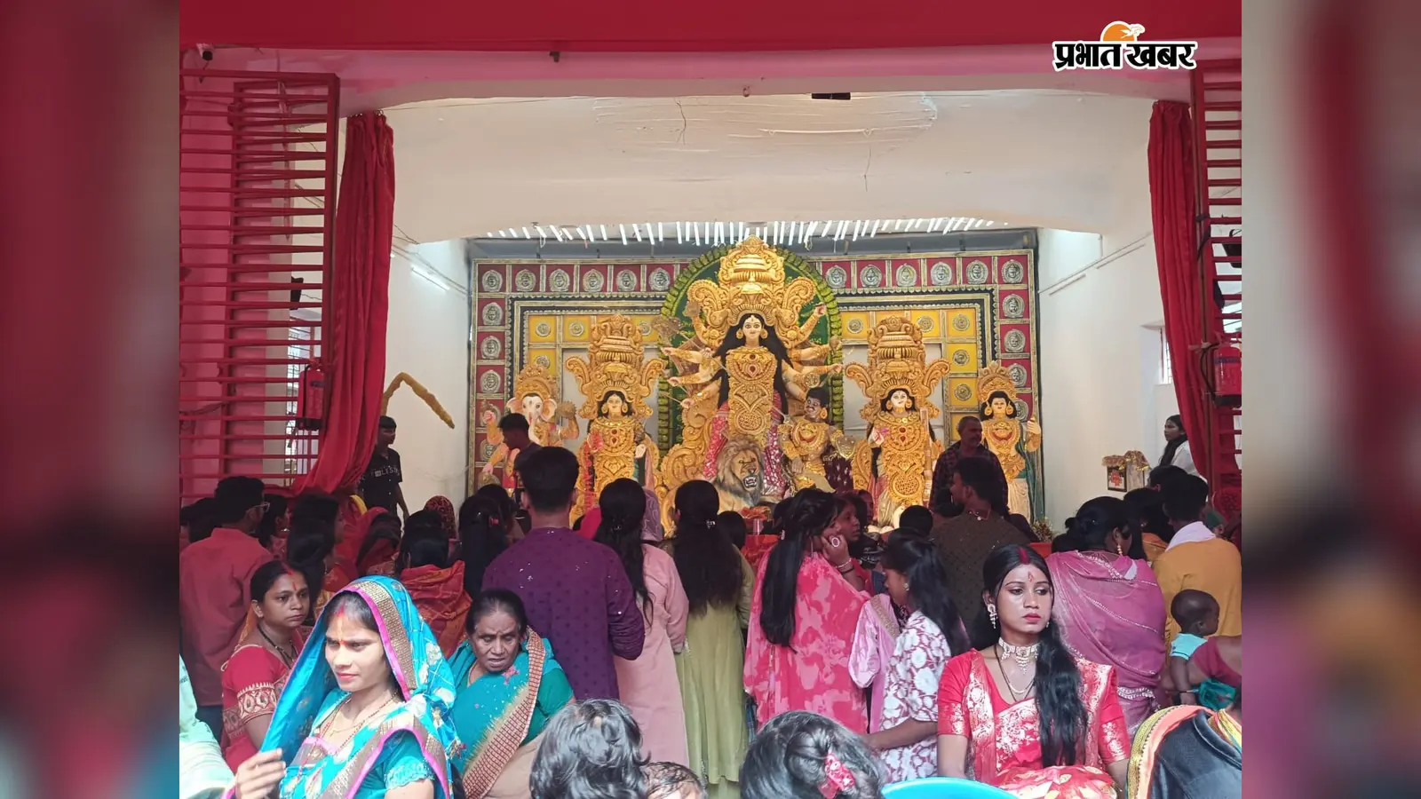 साहिबगंज में 108 कमल और 108 दीपकों से होगी मां दुर्गा की आराधना, संधि पूजन को लेकर मंदिरों में विशेष तैयारी