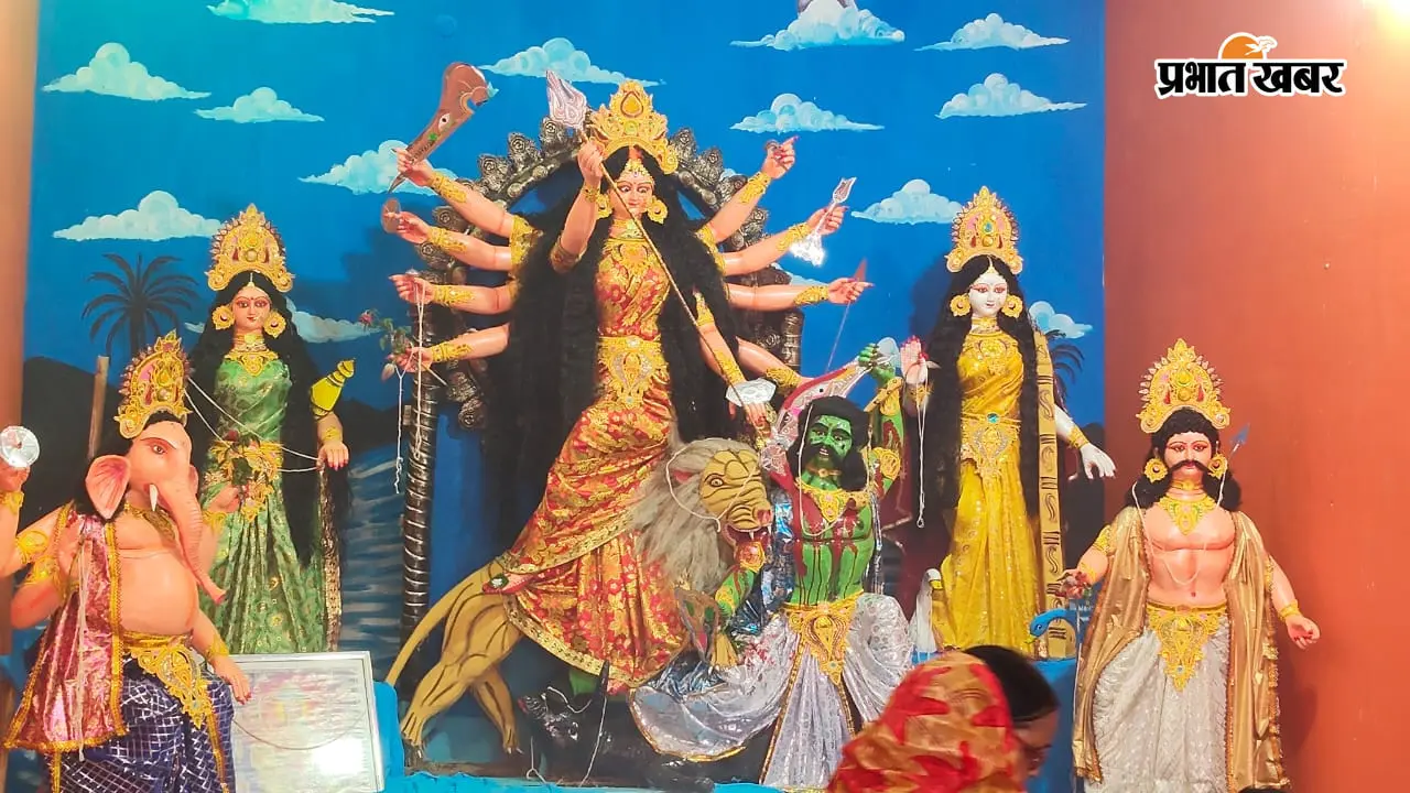 तालझारी के पूजा पंडालों में गूंजे माता के जयकारे, महाअष्टमी पर मां महागौरी की पूजा को उमड़े श्रद्धालु
