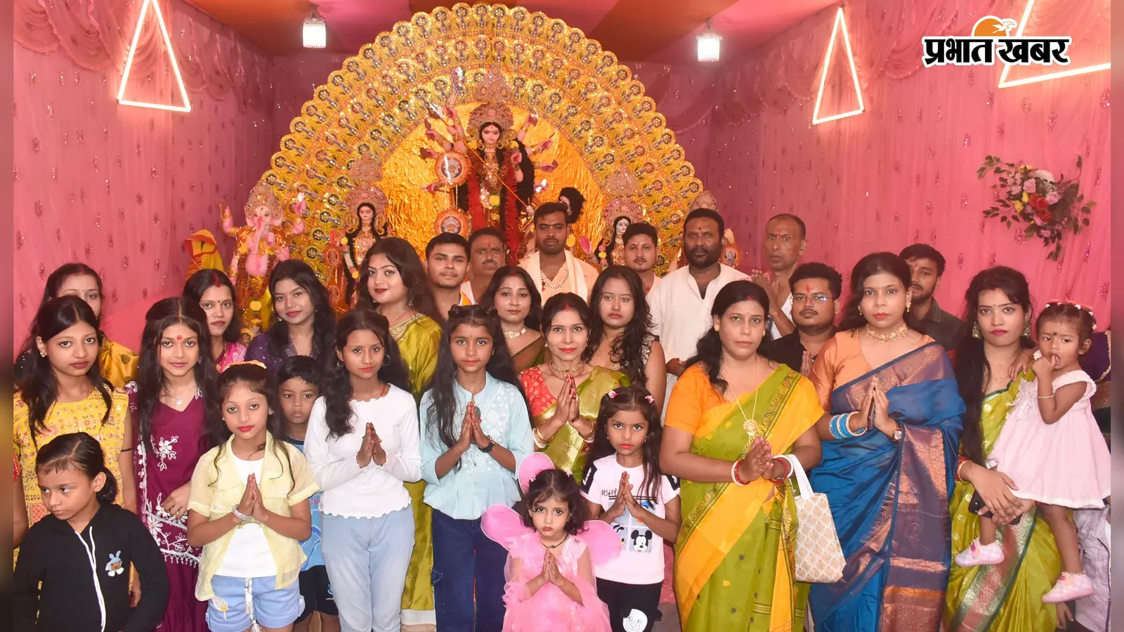 चास में महाअष्टमी पर मां दुर्गा के दरबार में उमड़ा श्रद्धा का सैलाब, पूजा पंडालों में लगी लंबी कतारें
