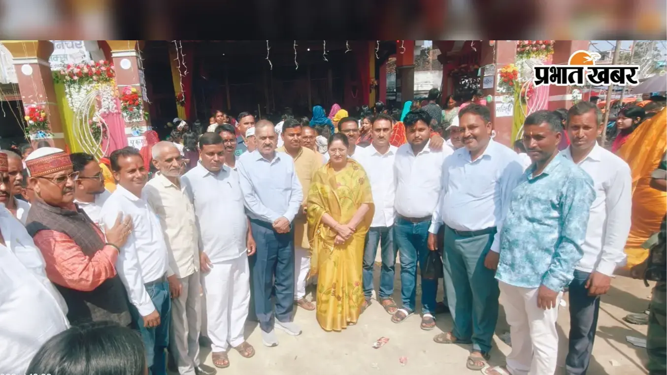 धनवार के दुर्गा पूजा पंडालों में पहुंचीं केंद्रीय मंत्री अन्नपूर्णा देवी, पूर्व आईजी लक्ष्मण सिंह ने किया डोरंडा मेला का उद्घाटन