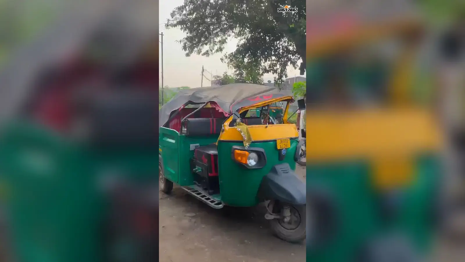 चांडिल में कार को बचाने में पलटा तेज रफ्तार ऑटो, तीन यात्री घायल, सड़क किनारे खड़ी बाइक भी क्षतिग्रस्त