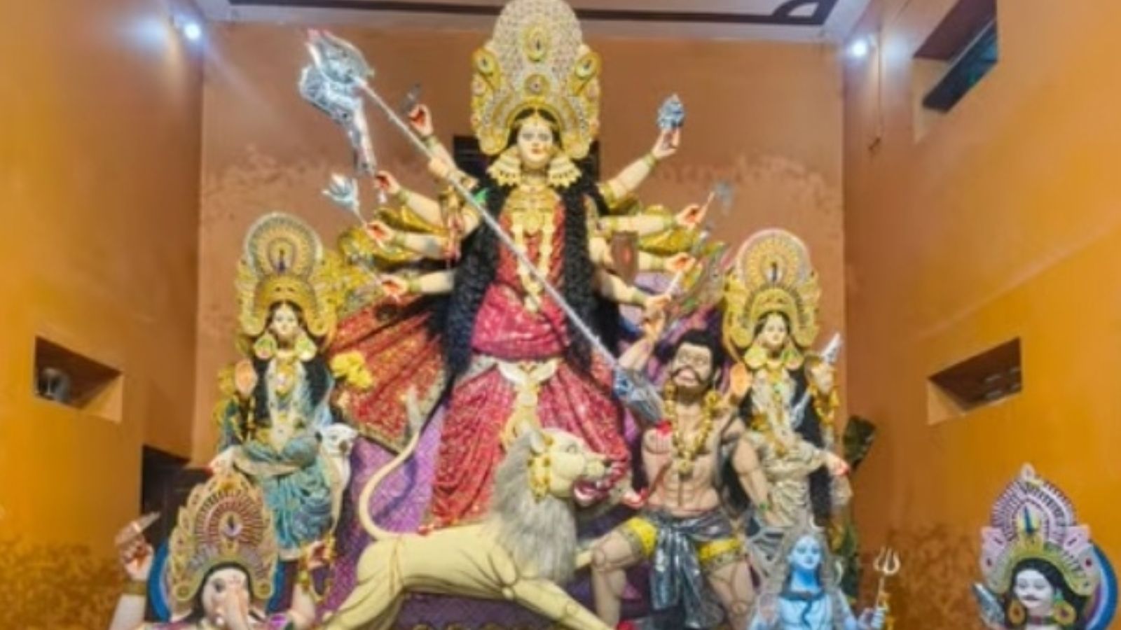 बेगूसराय: भगवानपुर प्रखंड के दहिया दुर्गा मंदिर में उमड़ती है श्रद्धालुओं की आस्था