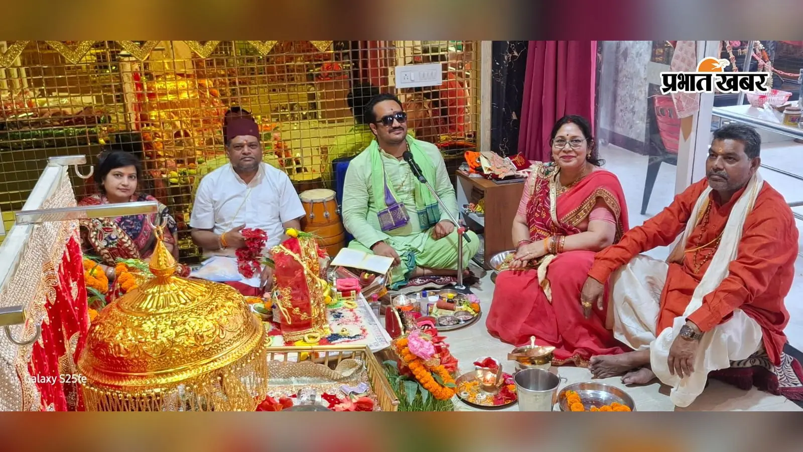 वैष्णो देवी धाम में जय माता दी की गूंज, महाष्टमी पर उमड़े श्रद्धालु, गरबा-डांडिया की भी धूम, यहां देखें तस्वीरें