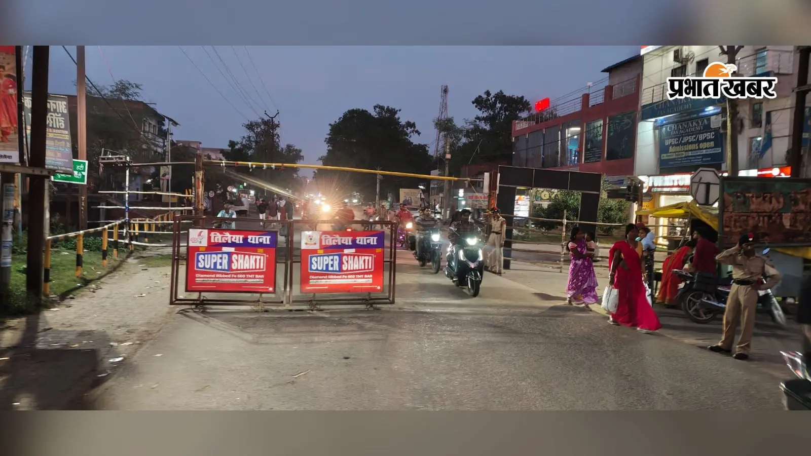 Koderma Traffic Route: दुर्गापूजा में झुमरीतिलैया के इन रास्तों पर गाड़ियों की नो-एंट्री, यहां करें पार्किंग