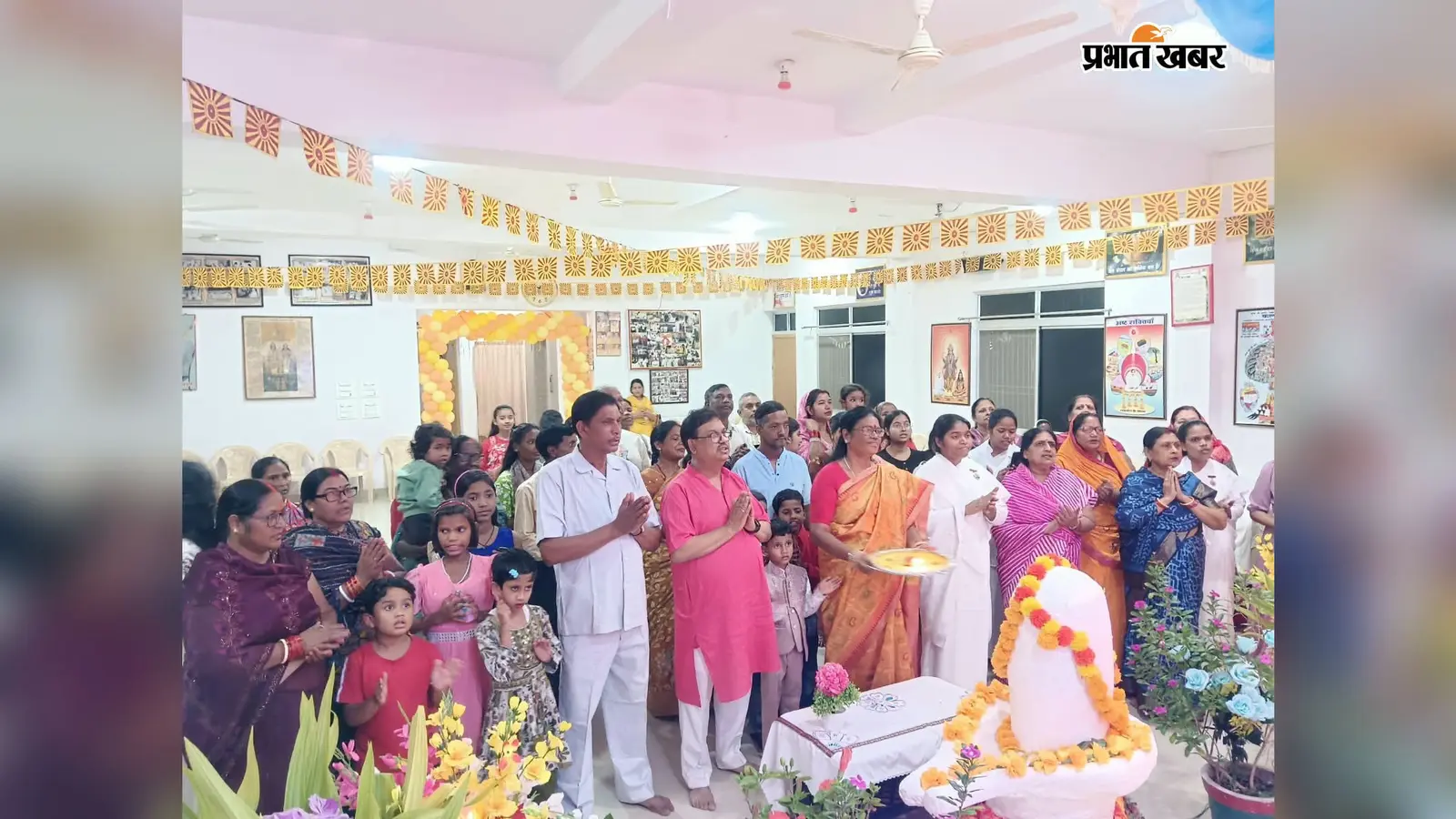 गुमला में चैतन्य देवियों की झांकी देखने उमड़े श्रद्धालु, नारी शक्ति का मिला संदेश