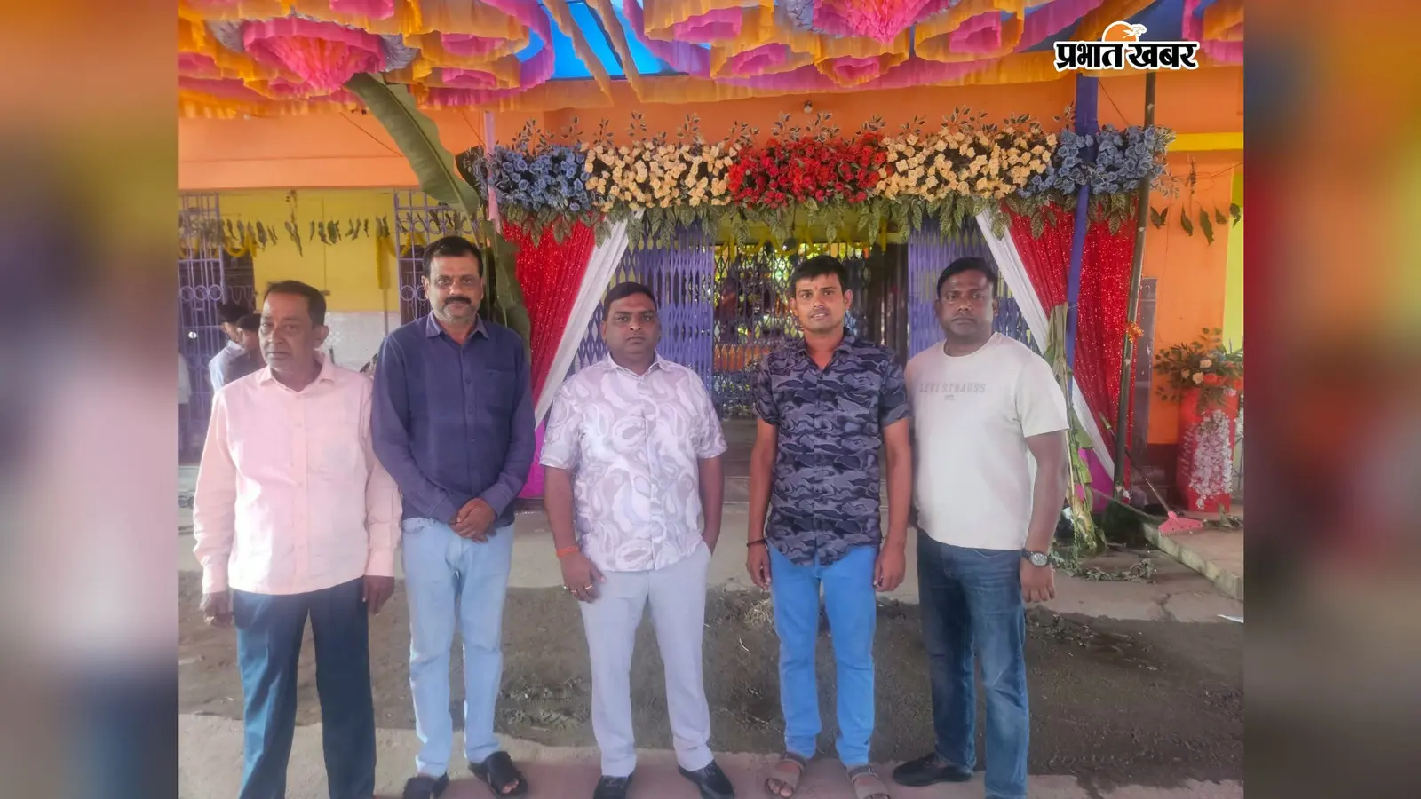 दुर्गा पूजा पंडालों में सुरक्षा व्यवस्था पर एसपी की नजर, रानीश्वर के कई पूजा स्थलों का किया निरीक्षण