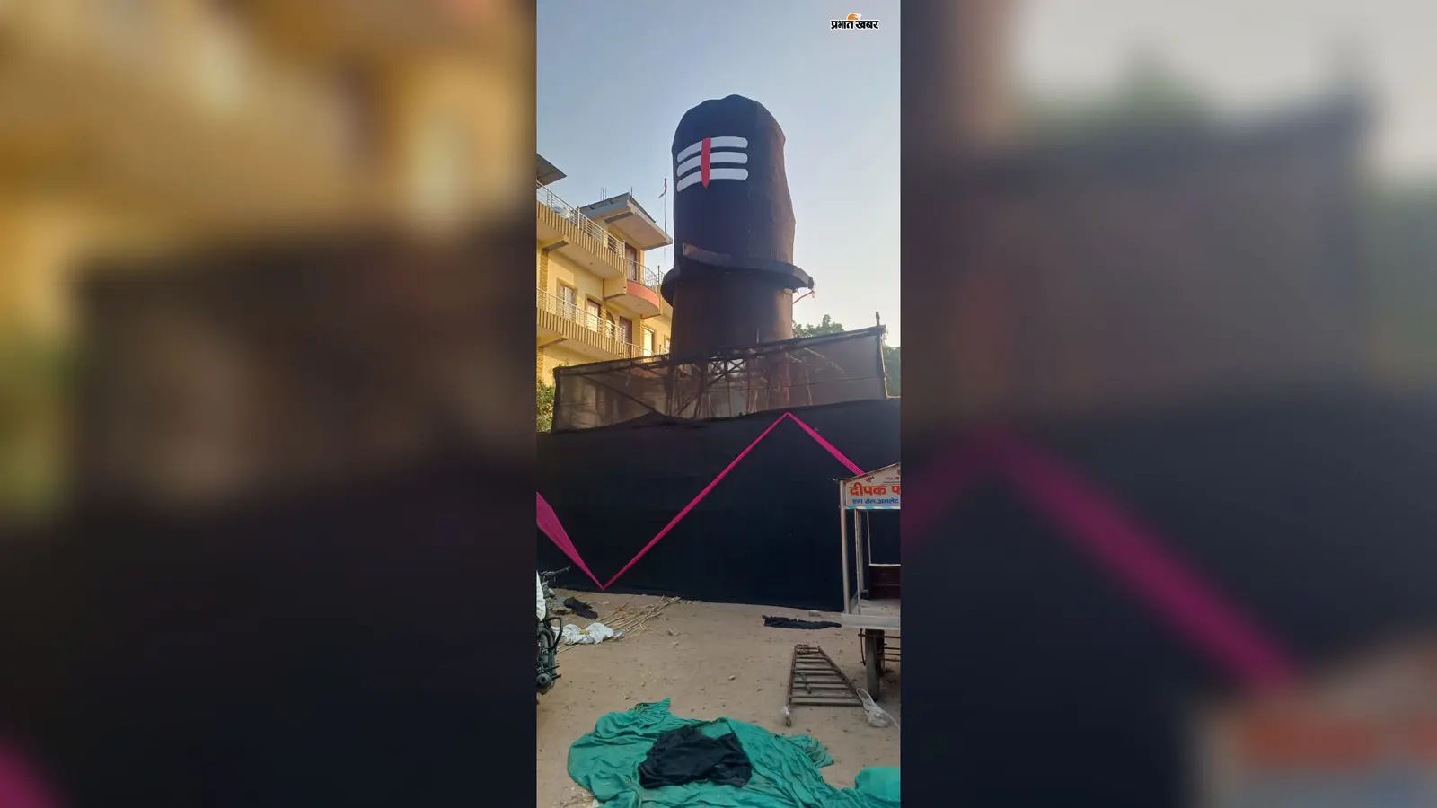 गढ़वा में महानवमी पर उमड़ा आस्था का सैलाब, भव्य पंडालों में दर्शन और भंडारे में जुटे श्रद्धालु