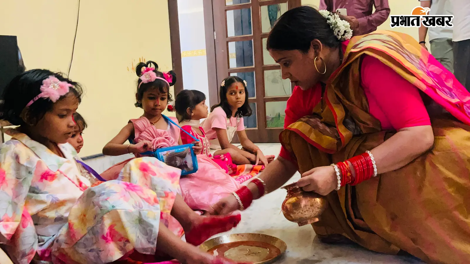 सिंह मेंशन में नवरात्र की पूजा-अर्चना, रागिनी सिंह ने कन्या पूजन कर की सुख-समृद्धि की कामना
