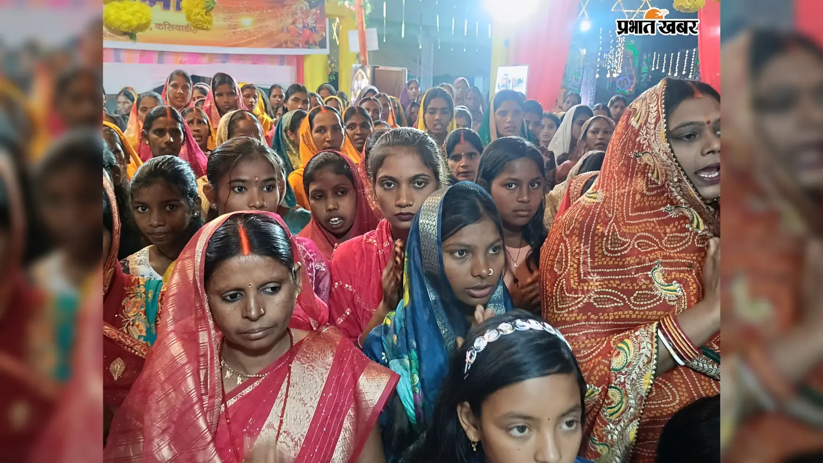 रंग-बिरंगी रोशनी से जगमगाया नावाडीह बाजोबार, महाआरती में उमड़े श्रद्धालु