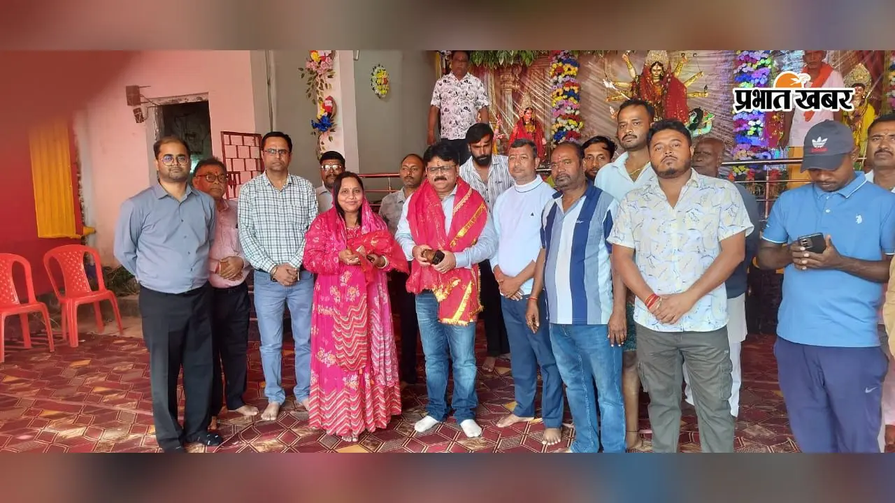 दशमी पर उपायुक्त संदीप कुमार ने बालूमाथ, बरियातू और चंदवा के पूजा पंडालों का किया निरीक्षण