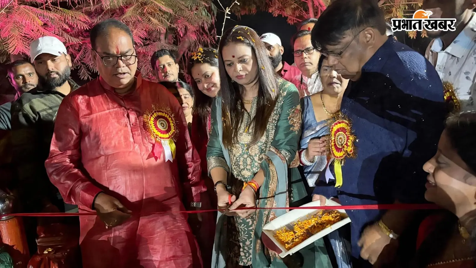 Ramgarh : वाराणसी के घाटों जैसा नजारा, सौंदा बस्ती में गंगा आरती देखने पहुंचे हजारों श्रद्धालु