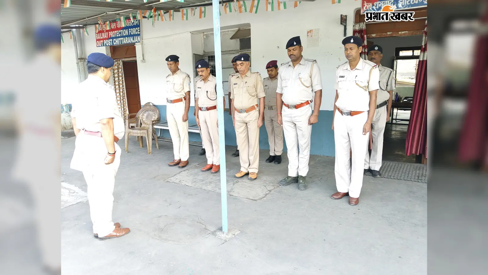 पुलिस संस्मरण दिवस पर शहीद जवानों को नमन, जीआरपी-आरपीएफ ने दी श्रद्धांजलि